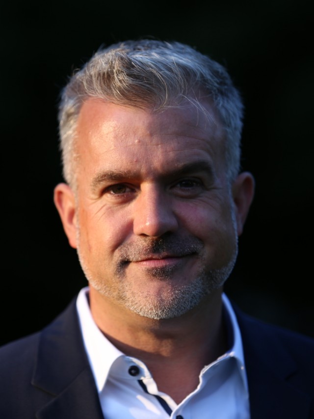 Dirk Br�ker